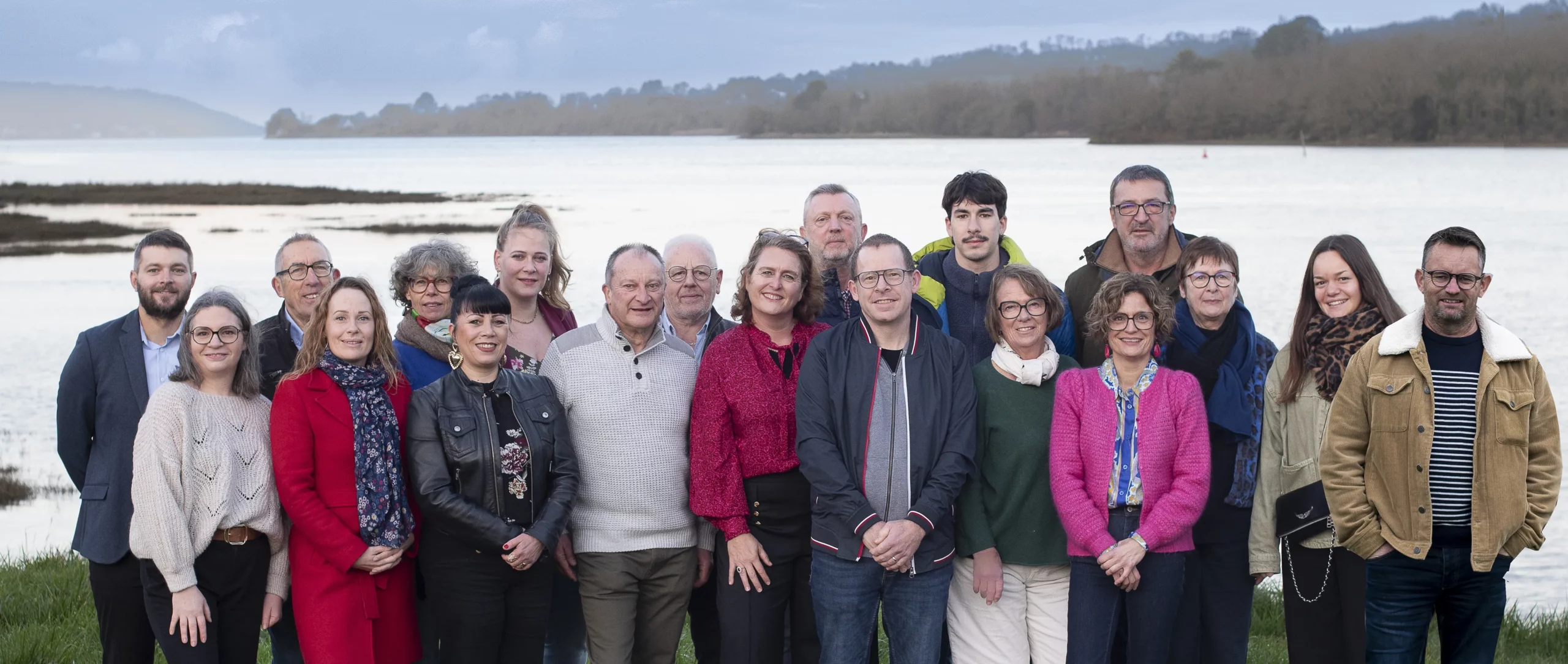 Photo de groupe - OSONS L’AVENIR AUTREMENT - Elections municipales Le Faou 2026
